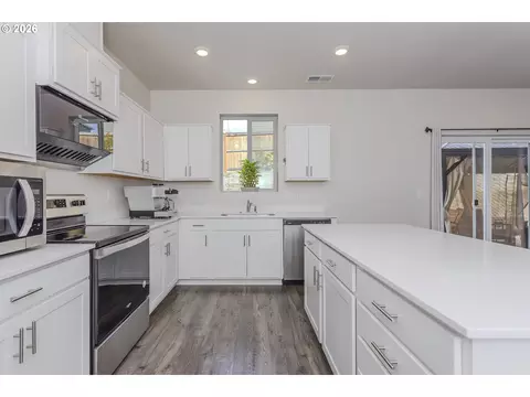 Kitchen - 3295 SE 36th St, Gresham, OR 97080 photo 1 of 1