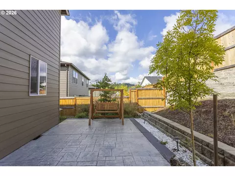 Exterior - 3295 SE 36th St, Gresham, OR 97080 photo 3 of 4