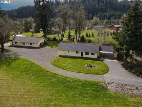 34710 Row River Rd, Cottage Grove, OR 97424
