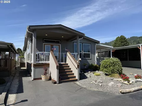 15889 Sunset Strip #44, Brookings, OR 97415