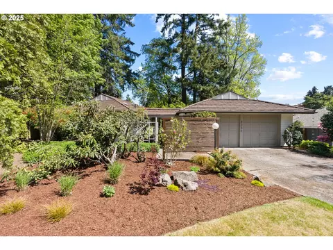 8330 SW Carmel Ct, Portland, OR 97223