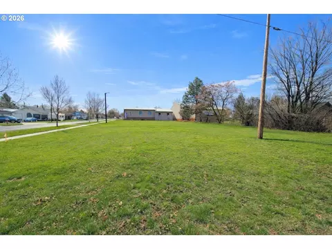 1102 Y Ave, La Grande, OR 97850