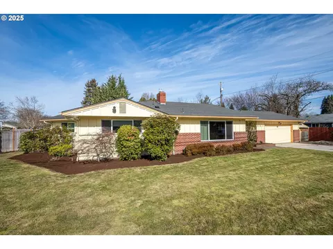 367 Maxwell Rd, Eugene, OR 97404 photo 1