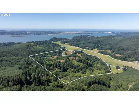 94540 Willanch Ln, North Bend, OR 97459