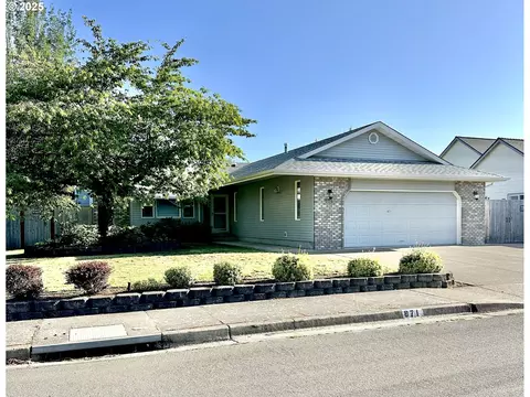 871 Corvette Ln, Eugene, OR 97404