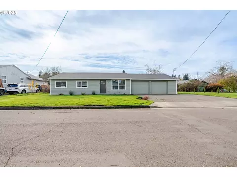 760 Elmore St, Lebanon, OR 97355