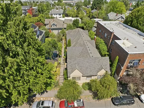 2475 NW Raleigh St, Portland, OR 97210
