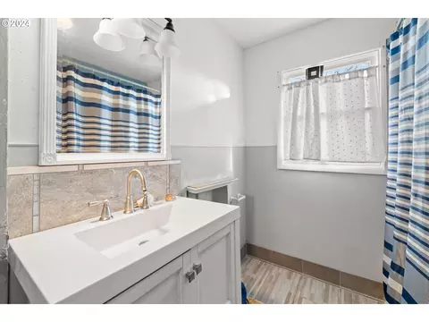 450 SE Hogan Rd, Gresham, OR 97080 photo 18