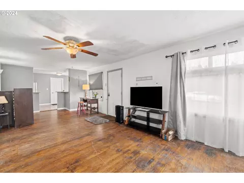450 SE Hogan Rd, Gresham, OR 97080 photo 8