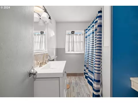 450 SE Hogan Rd, Gresham, OR 97080 photo 17