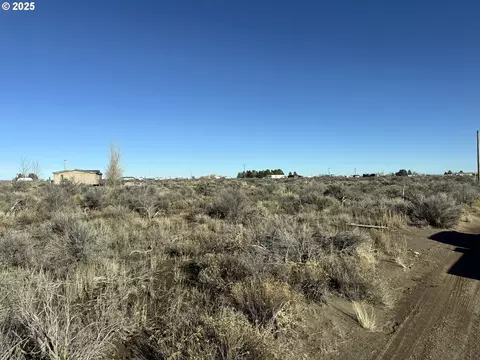 pinion ln, Christmas Valley, OR 97641