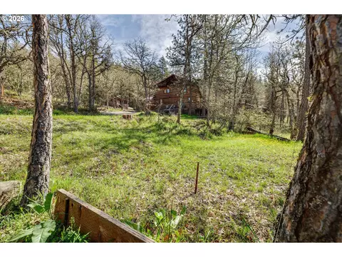 Exterior - 2215 Pine Oak Rd, Mosier, OR 97040 photo 4 of 8