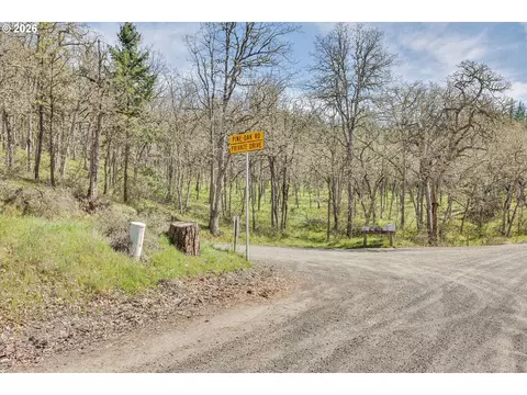 Exterior - 2215 Pine Oak Rd, Mosier, OR 97040 photo 8 of 8