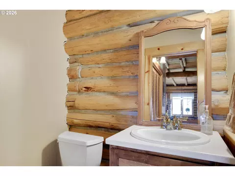 Bath - 2215 Pine Oak Rd, Mosier, OR 97040 photo 1 of 4
