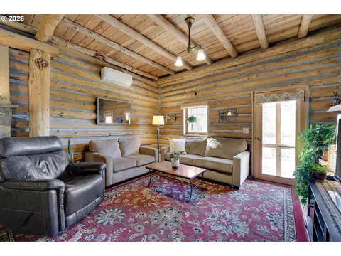 Living - 2215 Pine Oak Rd, Mosier, OR 97040 photo 3 of 5
