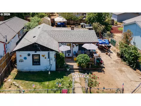 844 NE Johnson St, Myrtle Creek, OR 97457