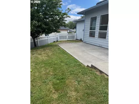 Exterior - 4040 NW 18th Cir, Camas, WA 98607 photo 4 of 8
