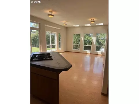 Living - 4040 NW 18th Cir, Camas, WA 98607 photo 2 of 4