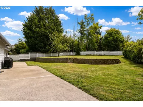 Exterior - 4040 NW 18th Cir, Camas, WA 98607 photo 6 of 8