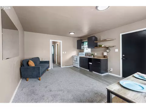 Living - 43683 Main St, Pendleton, OR 97801 photo 2 of 3
