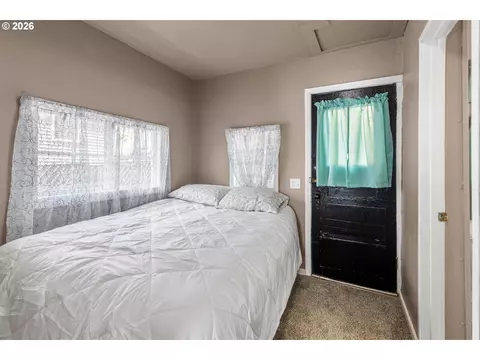 Bedroom - 43683 Main St, Pendleton, OR 97801 photo 1 of 4