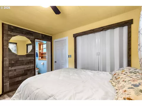 Bedroom - 43683 Main St, Pendleton, OR 97801 photo 4 of 4