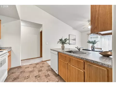 Kitchen - 2319 NW Stanley Ave, Gresham, OR 97030 photo 6 of 6
