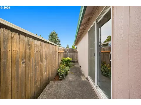 Exterior - 2319 NW Stanley Ave, Gresham, OR 97030 photo 2 of 6
