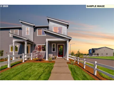 2528 Sawtelle Dr, Woodburn, OR 97071