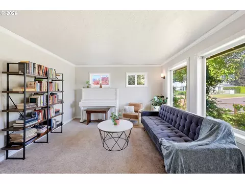 Living - 4063 NE 11th Way, Gresham, OR 97030 photo 1 of 3