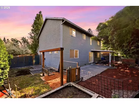 Exterior - 4063 NE 11th Way, Gresham, OR 97030 photo 7 of 8