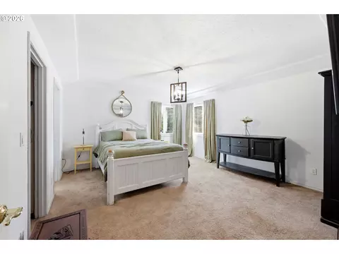 Bedroom - 4063 NE 11th Way, Gresham, OR 97030 photo 1 of 5
