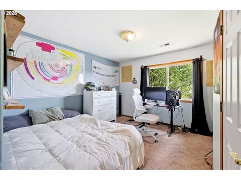 Bedroom - 4063 NE 11th Way, Gresham, OR 97030 photo 5 of 5