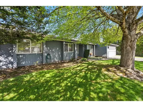 18385 SW Deloris Ln, Beaverton, OR 97007