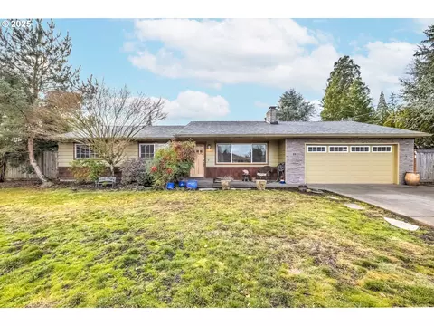882 NE Donelson Rd, Hillsboro, OR 97124