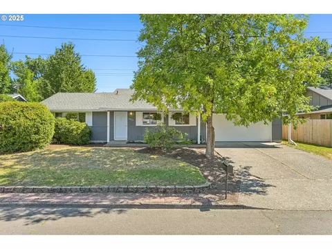 16250 SE Sterling Cir, Milwaukie, OR 97267