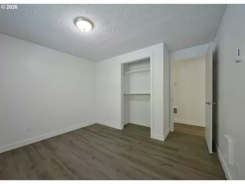 Bedroom - 209 Sunset Dr, Longview, WA 98632 photo 1 of 5