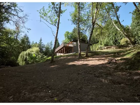 Exterior - 209 Sunset Dr, Longview, WA 98632 photo 14 of 16