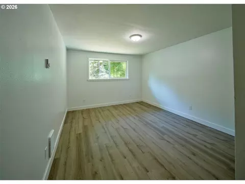 Bedroom - 209 Sunset Dr, Longview, WA 98632 photo 3 of 5