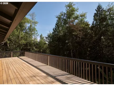 Exterior - 209 Sunset Dr, Longview, WA 98632 photo 10 of 16