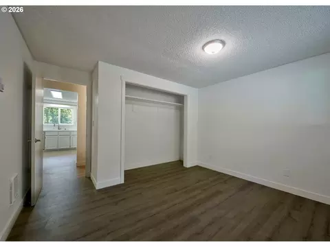 Bedroom - 209 Sunset Dr, Longview, WA 98632 photo 5 of 5