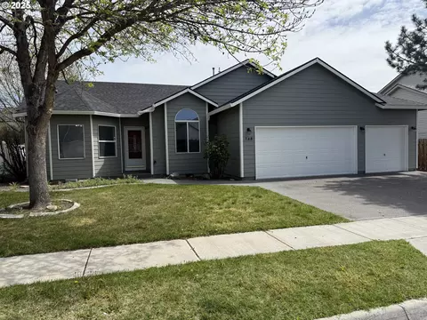 148 NE 11th Pl, Hermiston, OR 97838