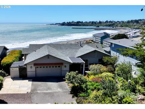 15954 Short Way, Brookings, OR 97415