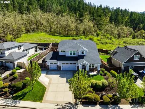 787 Mountaingate Dr, Springfield, OR 97478