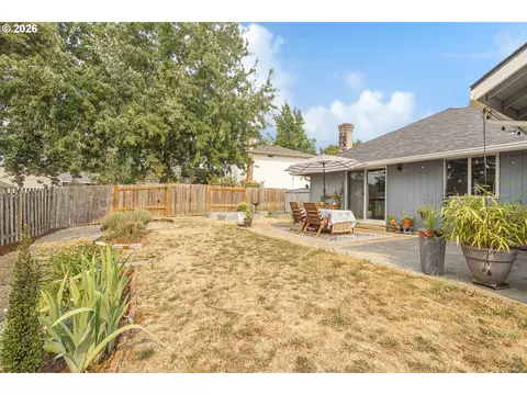 Exterior - 849 E 9th Ct, Lafayette, OR 97127 photo 7 of 11