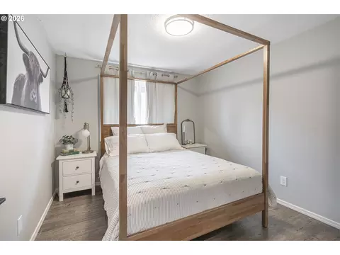 Bedroom - 849 E 9th Ct, Lafayette, OR 97127 photo 5 of 5