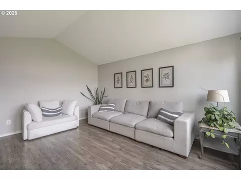 Living - 849 E 9th Ct, Lafayette, OR 97127 photo 4 of 7