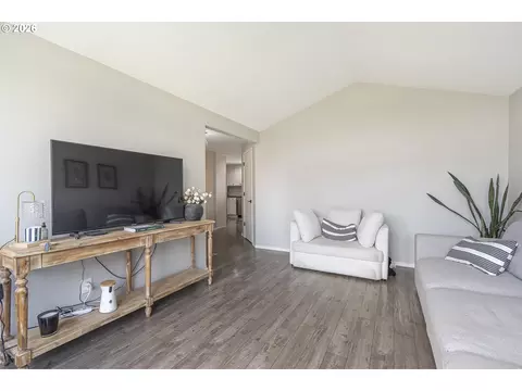 Living - 849 E 9th Ct, Lafayette, OR 97127 photo 3 of 7
