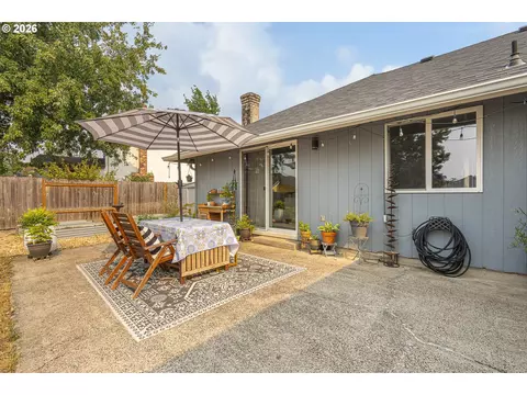 Exterior - 849 E 9th Ct, Lafayette, OR 97127 photo 6 of 11