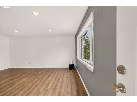 440 NE 3rd St, Willamina, OR 97396 photo 4